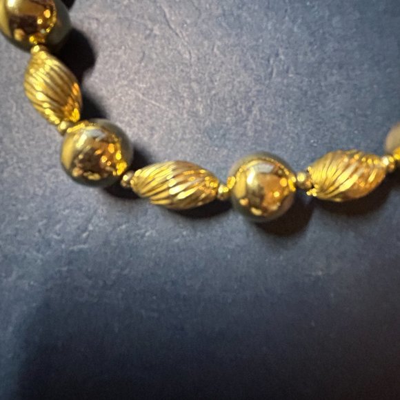 VTG Golden Beaded Necklace - Picture 3 of 5